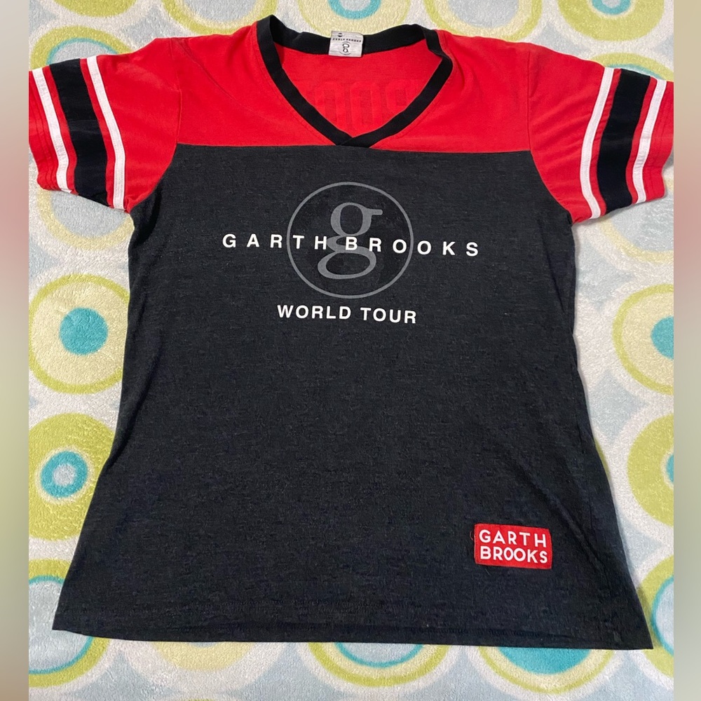 Garth Brooks Women’s XL World Tour Jersey Style Tee